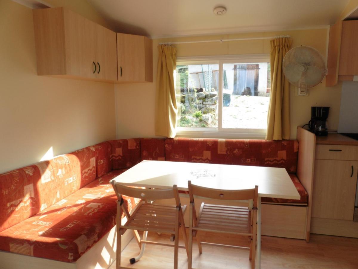 Camping Le Montbartoux Vollore-Ville Exterior foto