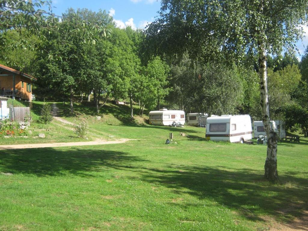 Camping Le Montbartoux Vollore-Ville Exterior foto